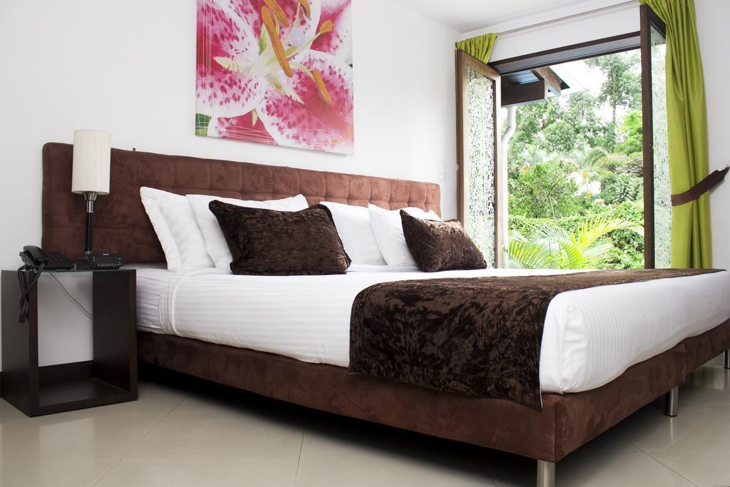Las Rosas Hotel Boutique เมเดยิน ภายนอก รูปภาพ
